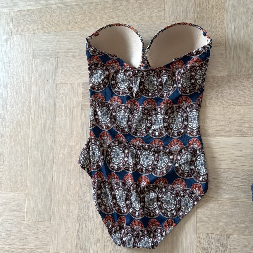 Strapless Patterned One Piece Size 10 - image 3